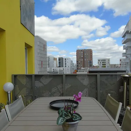 Moderne & Lumineux En Centre-ville Guest house